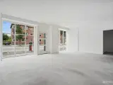 105 m² Restaurant /Take away/ Café - 2