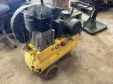 - - - Stanley kompressor - 2