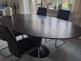 Spisebord med 6 spisestole
