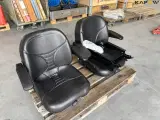 - - - Sæde med armlæn - 3