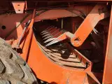Hesston 4900 - 4