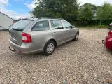 Skoda Octavia 1,6 TDi 105 Ambiente Combi - 3