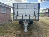 - - - V10000 - 2