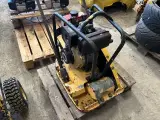 - - - Pladevibrator - 4