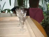 Glas med blomsterranke