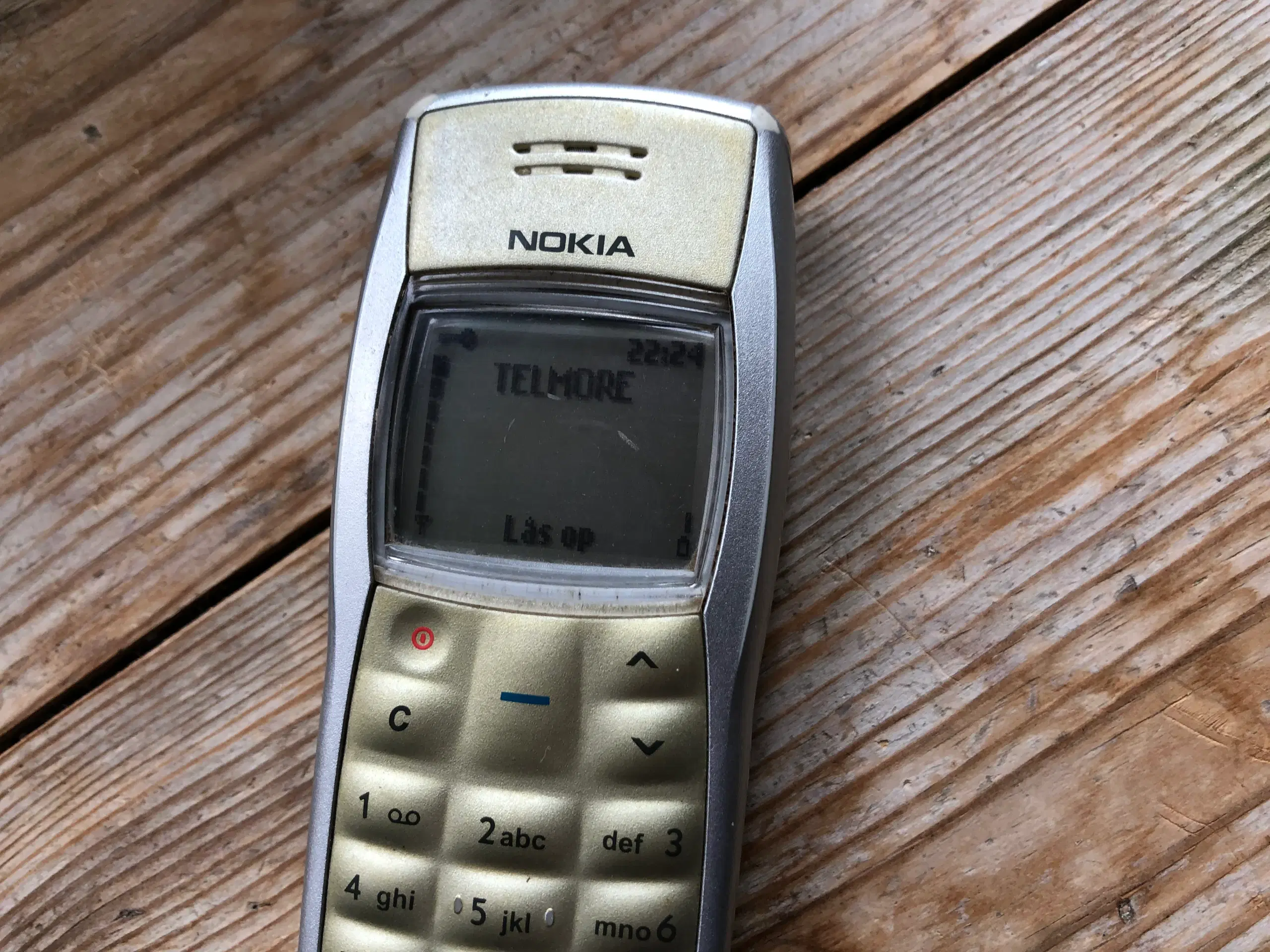 Nokia 1101 Med oplader - God stand