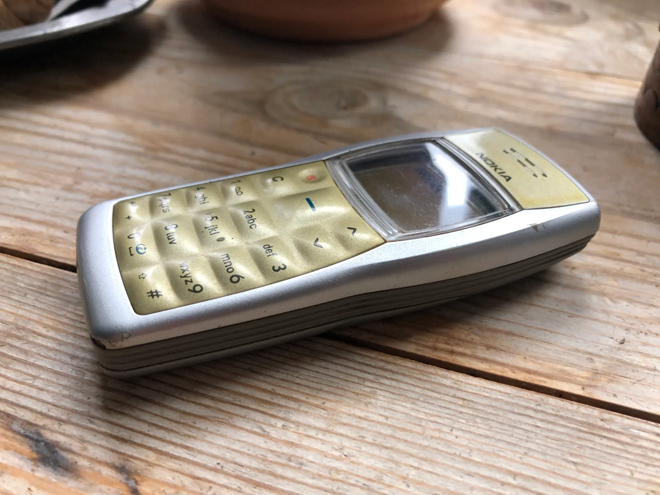 Nokia 1101 Med oplader