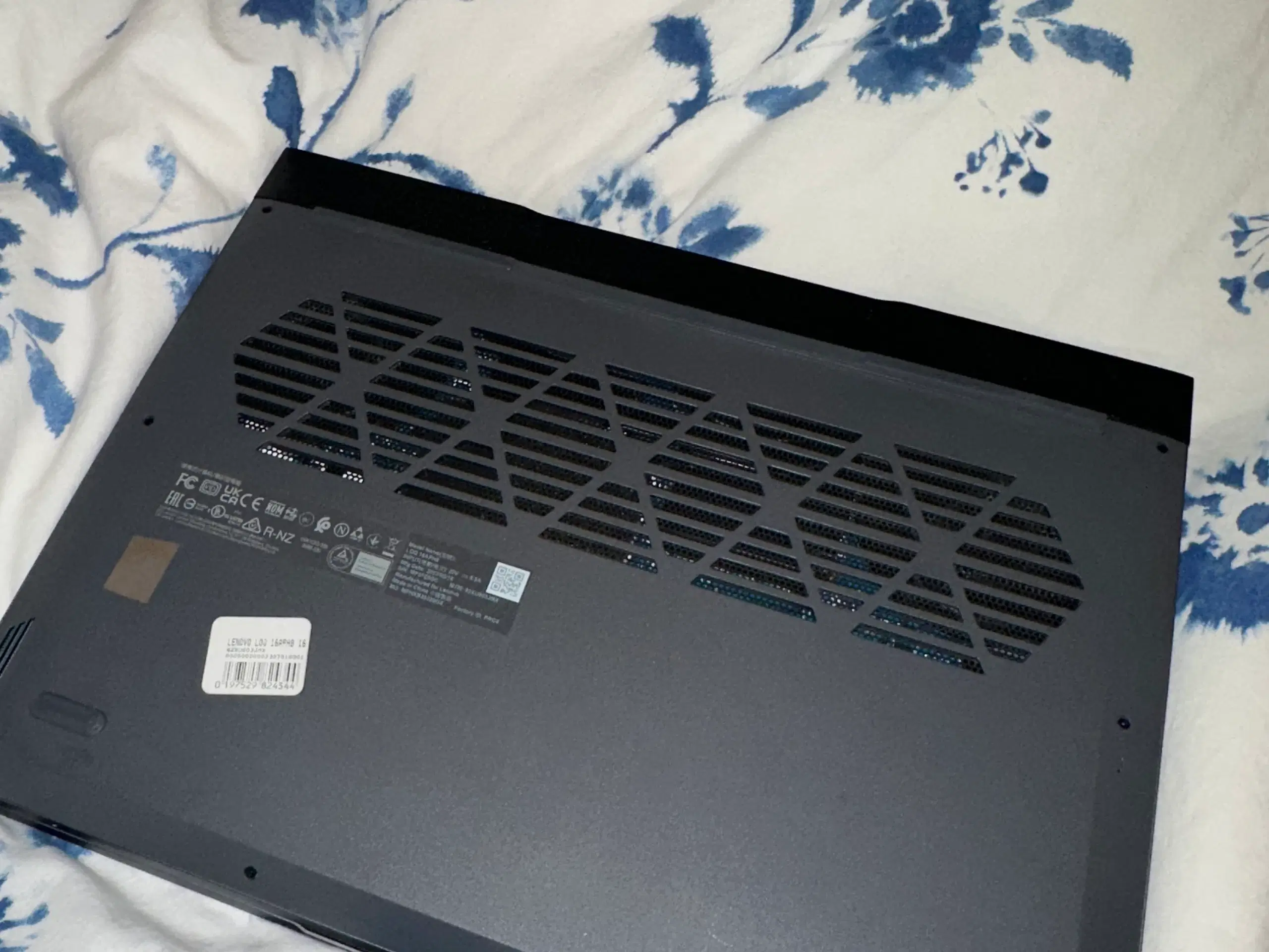 Lenovo Leo 16 ahp8