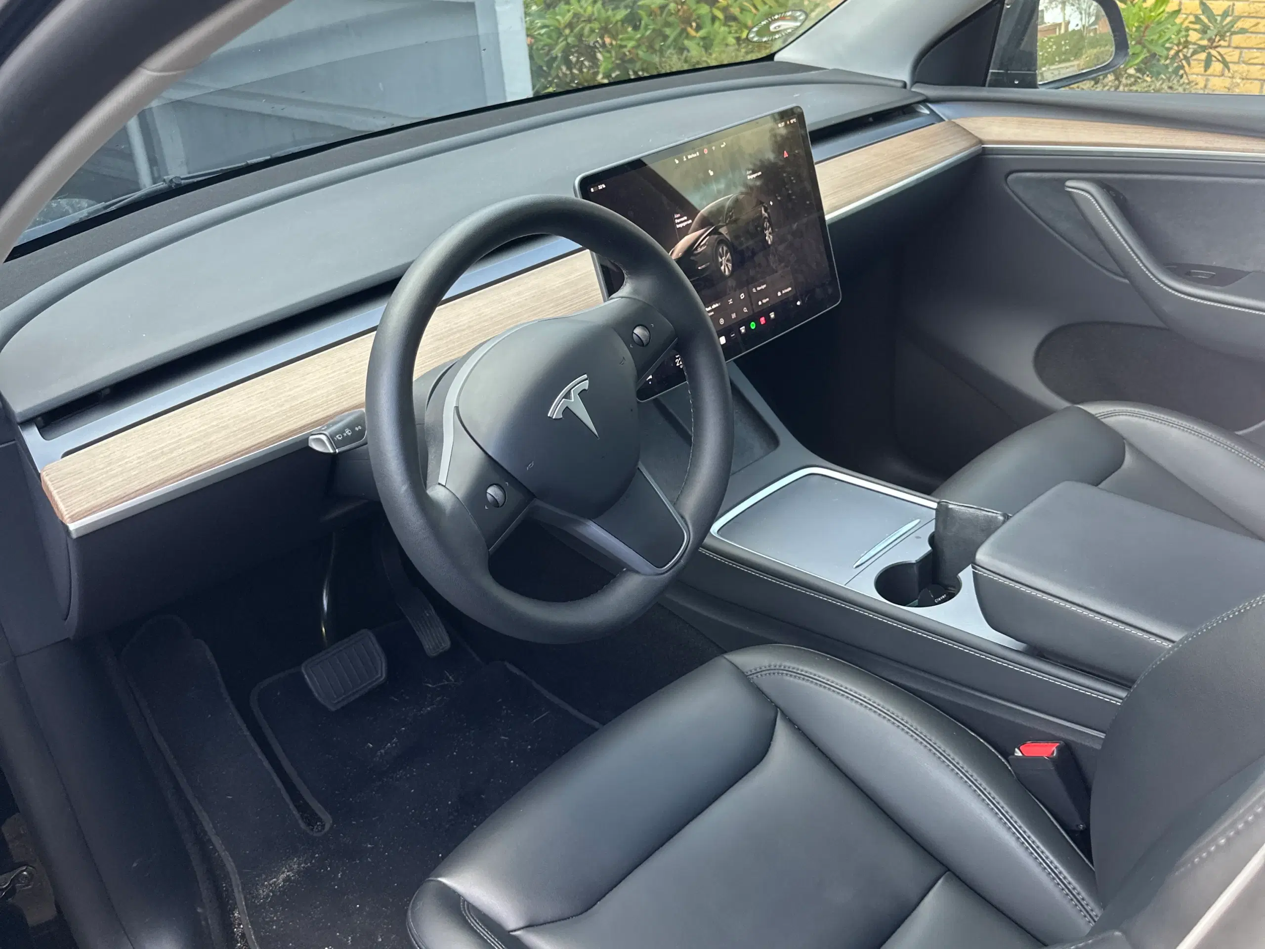 Tesla Model Y LR sælges