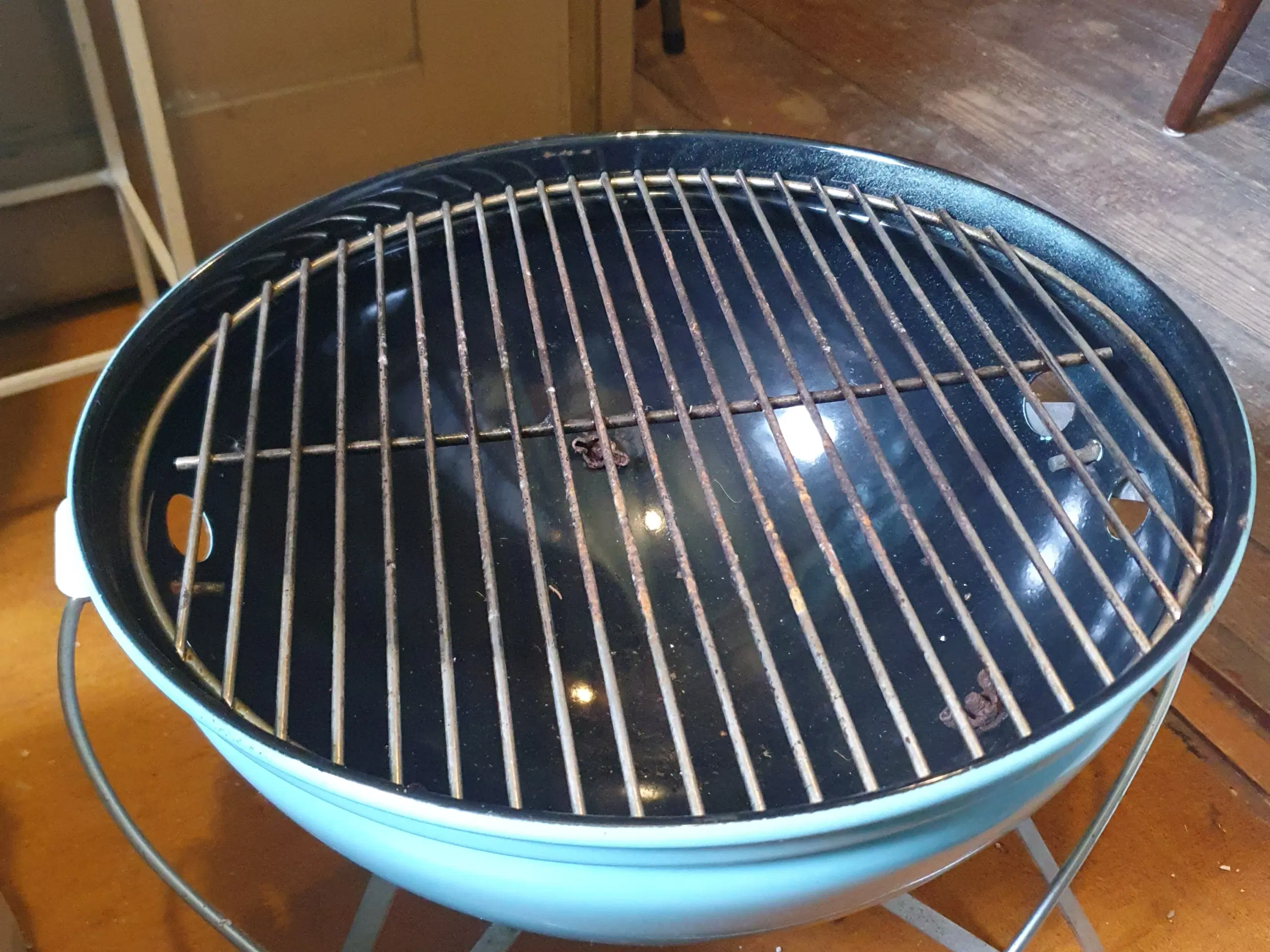 Mini weber grill I lyseblå