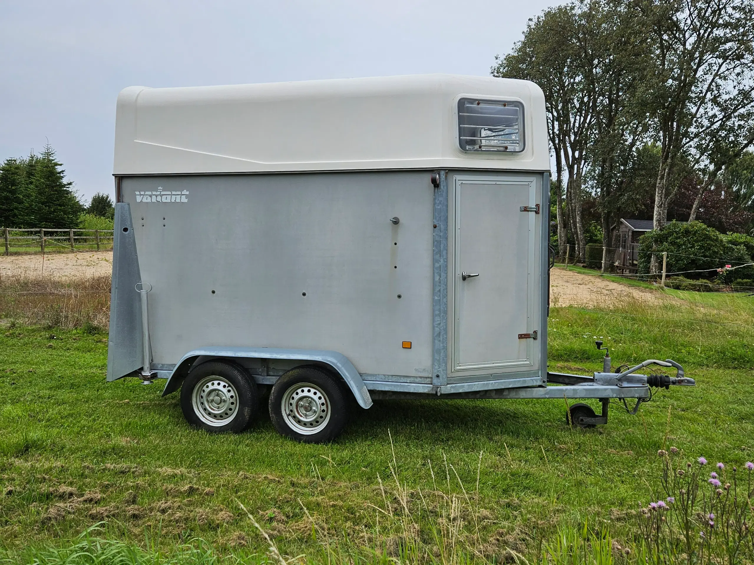 Hestetrailer Variant