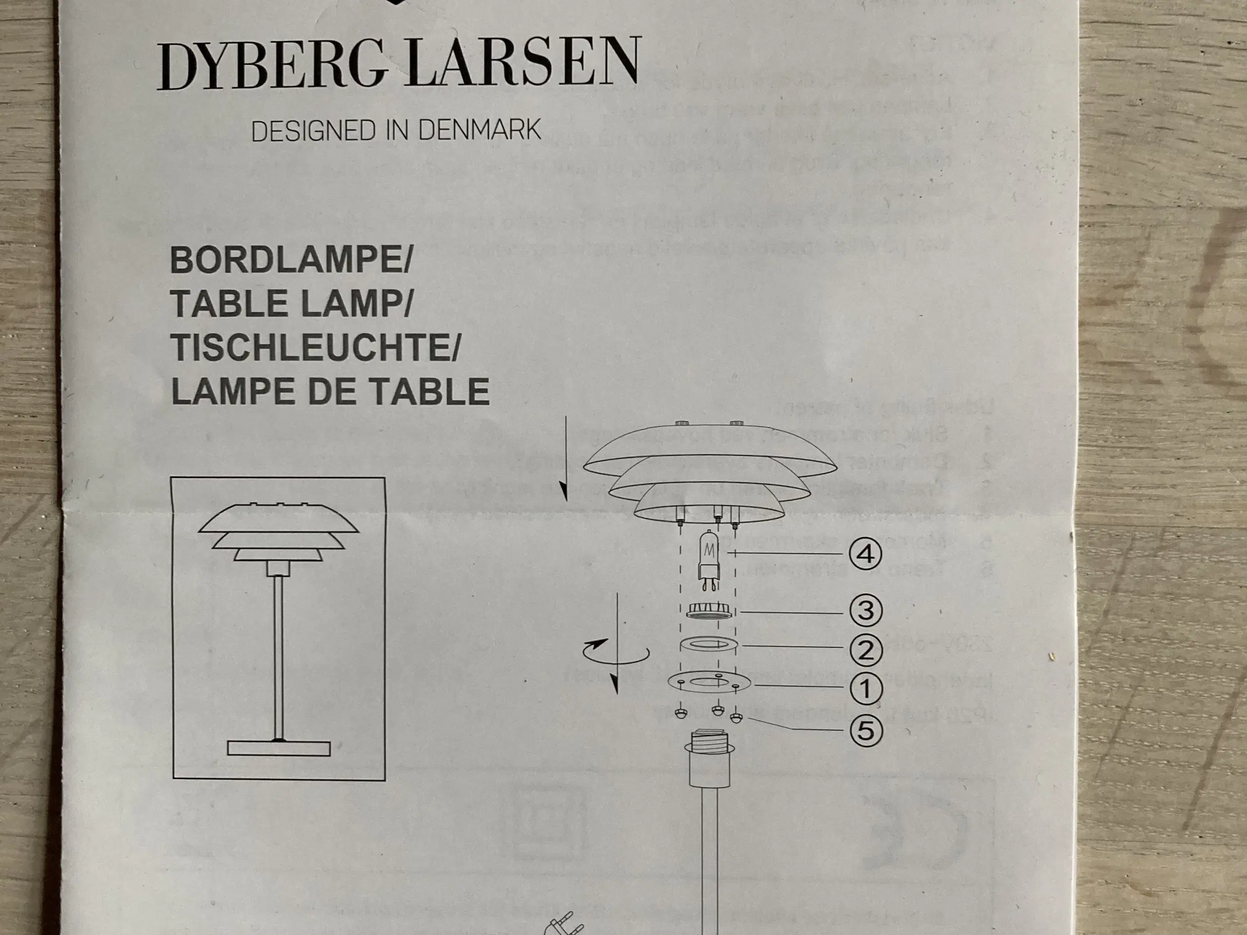 Gulvlampe mrk. Dyberg Larsen ;-)