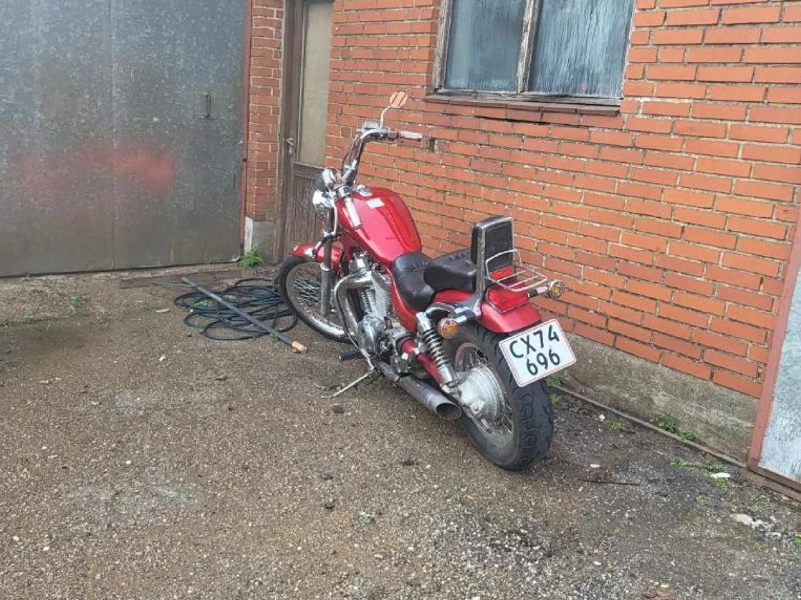 Suzuki Intruder vs800 veteran