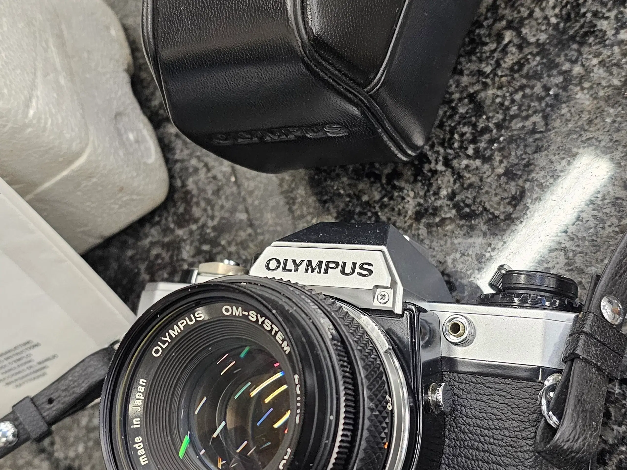 Olympus OM10, spejlreflekskamera i tiptop stand