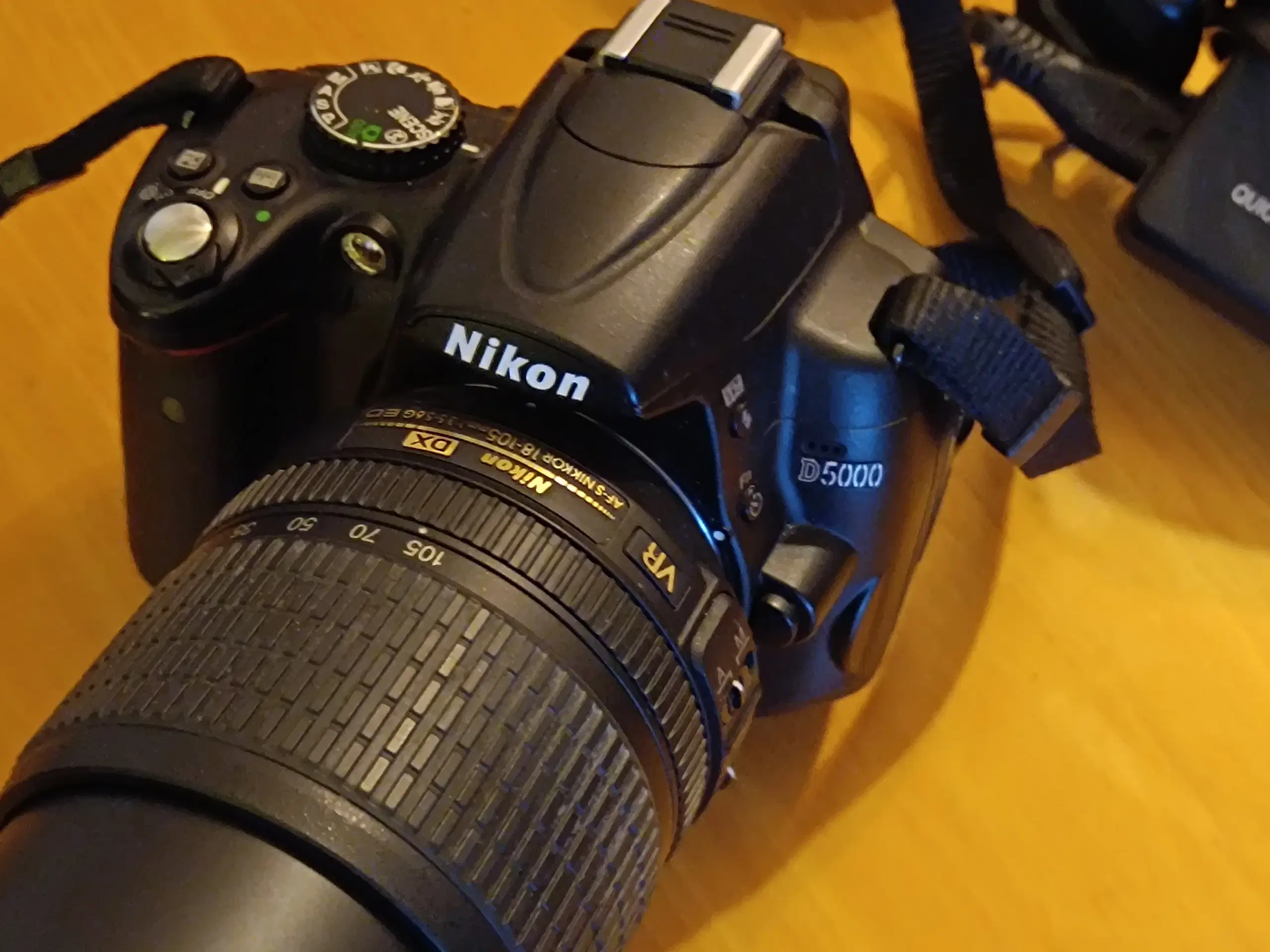 Nikon D5000