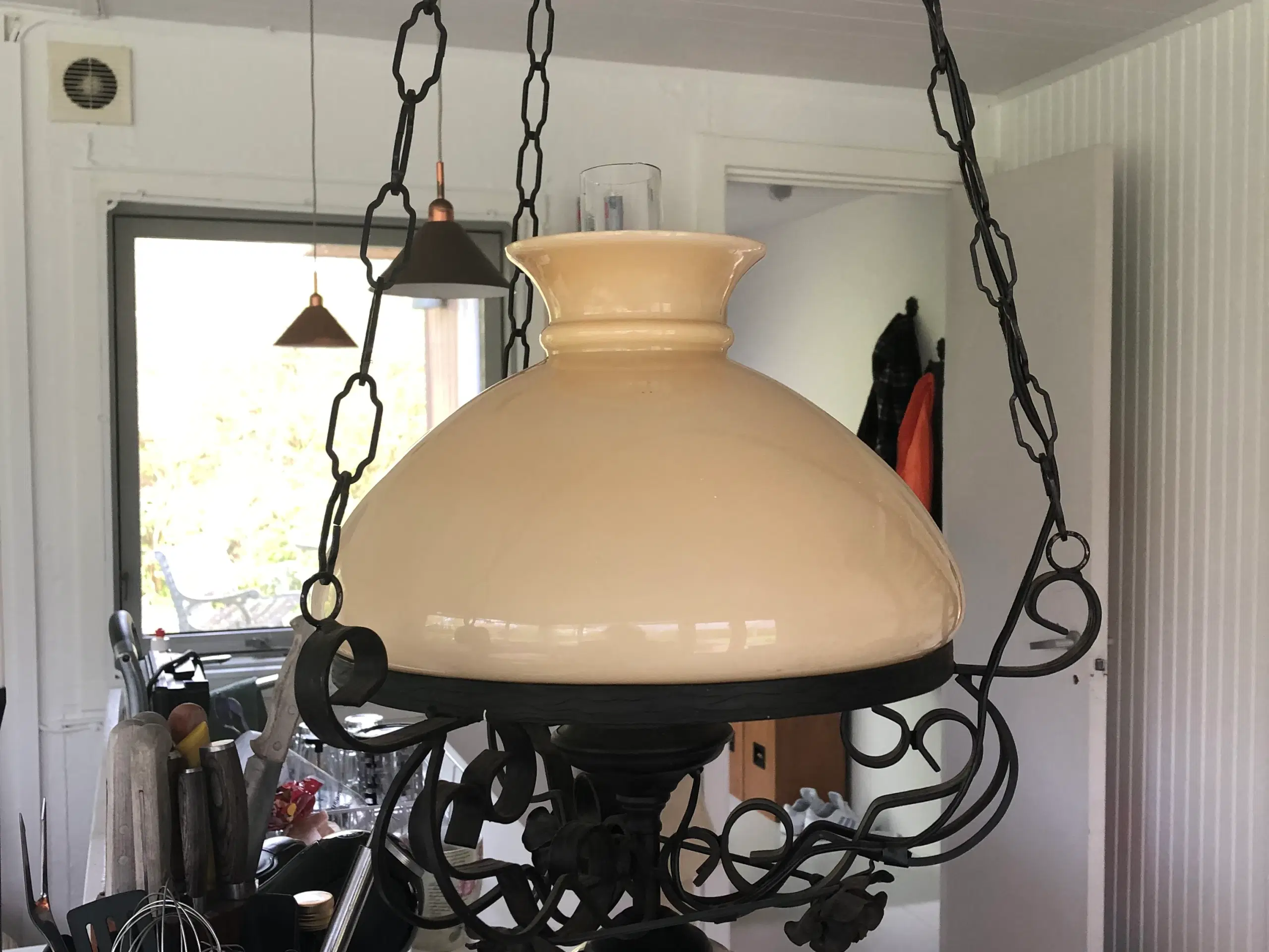 Petroleums lampe lavet om til el