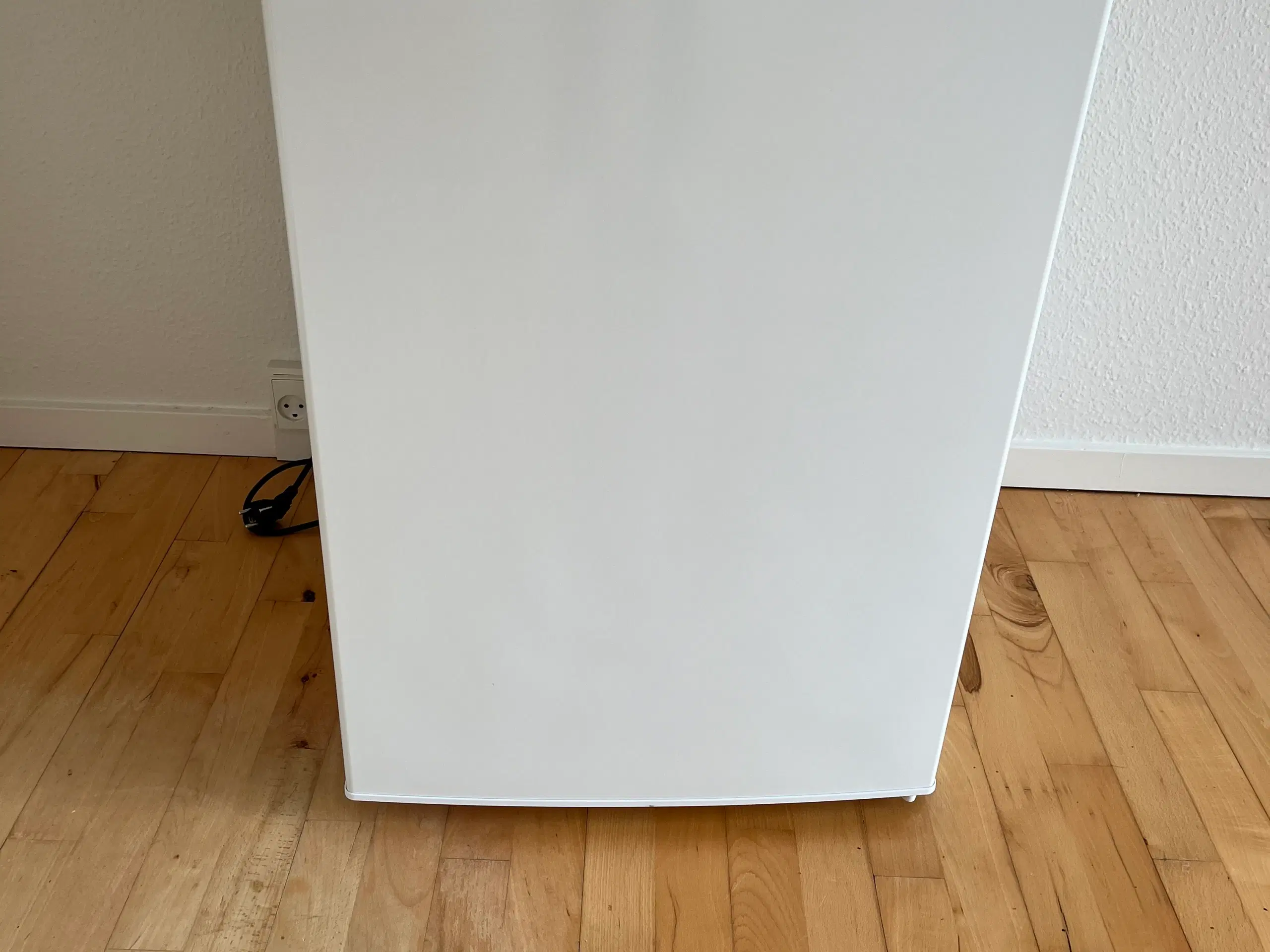 1 år gammel kølefryseskab LAGAN  (IKEA) 97 / 16 L