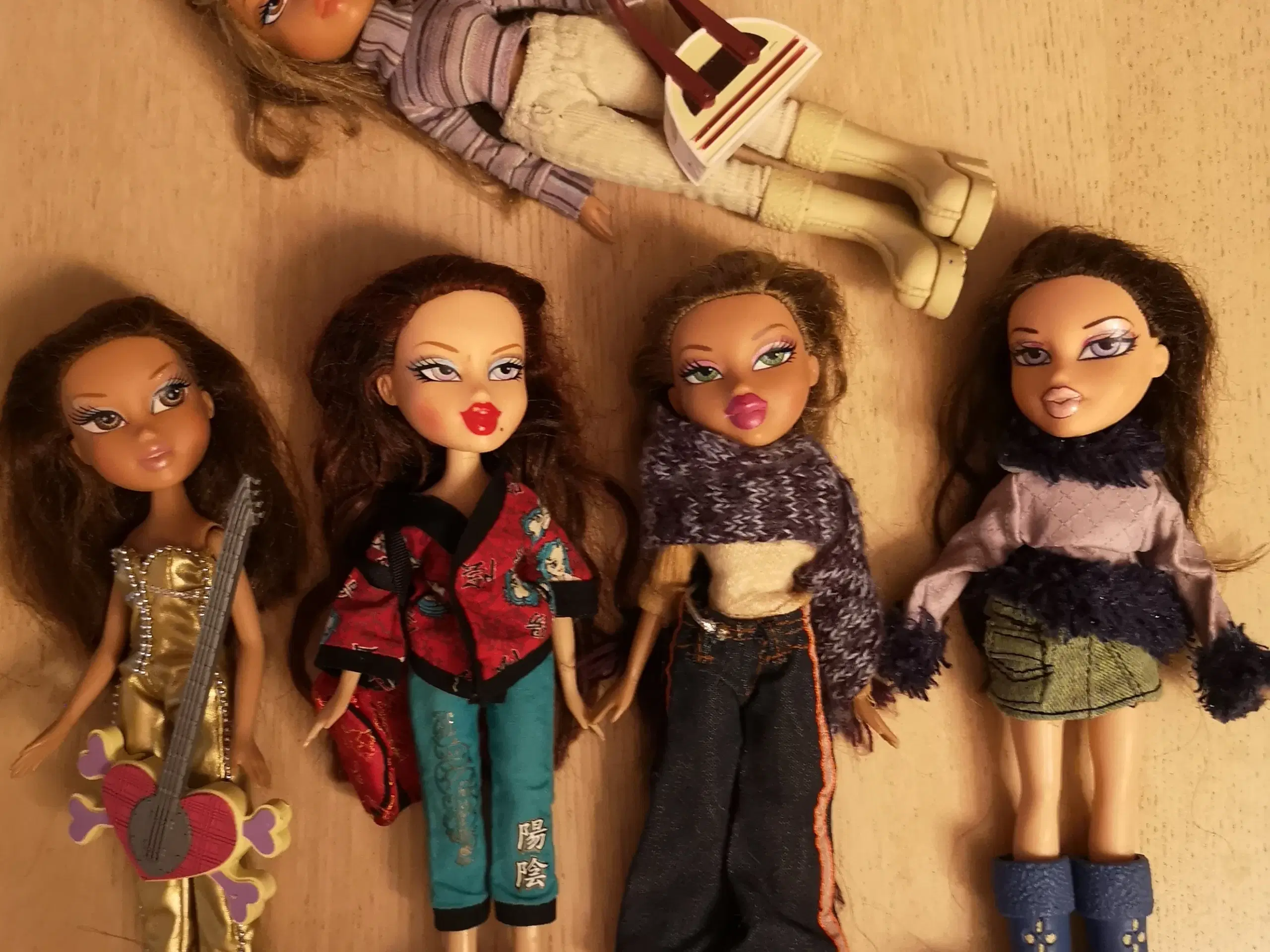 5 Bratz dukker