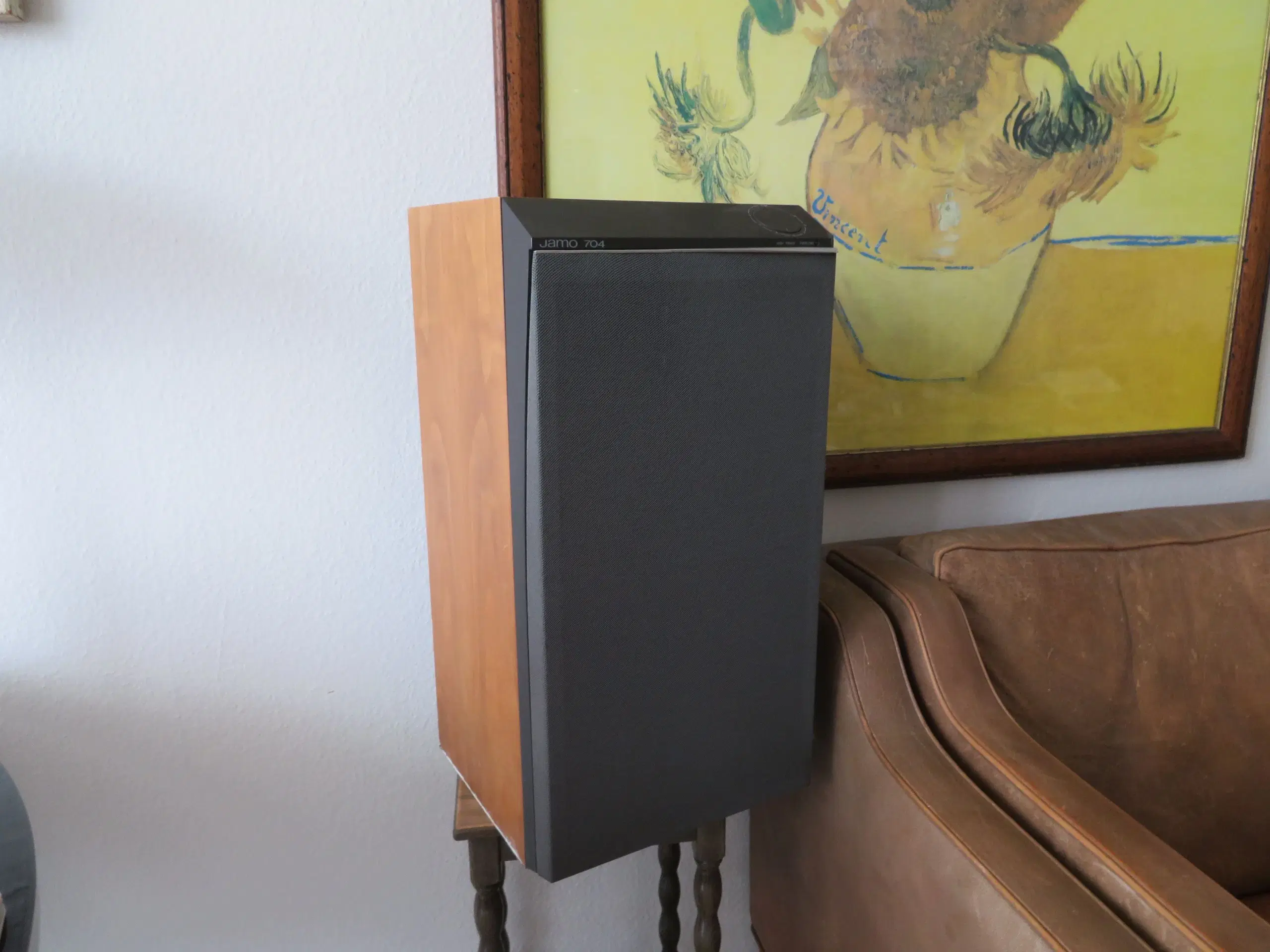 Jamo 704 hot sale speakers