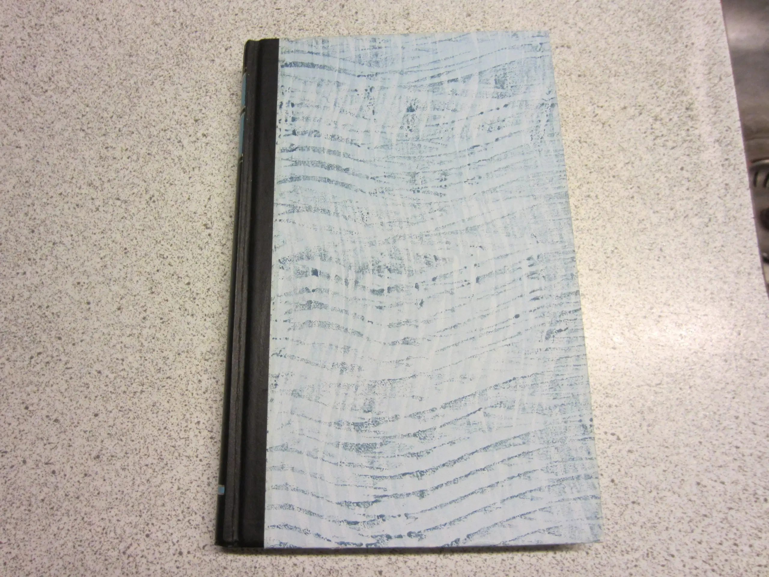 Bogen Bag de blå bjerge af A J Cronin