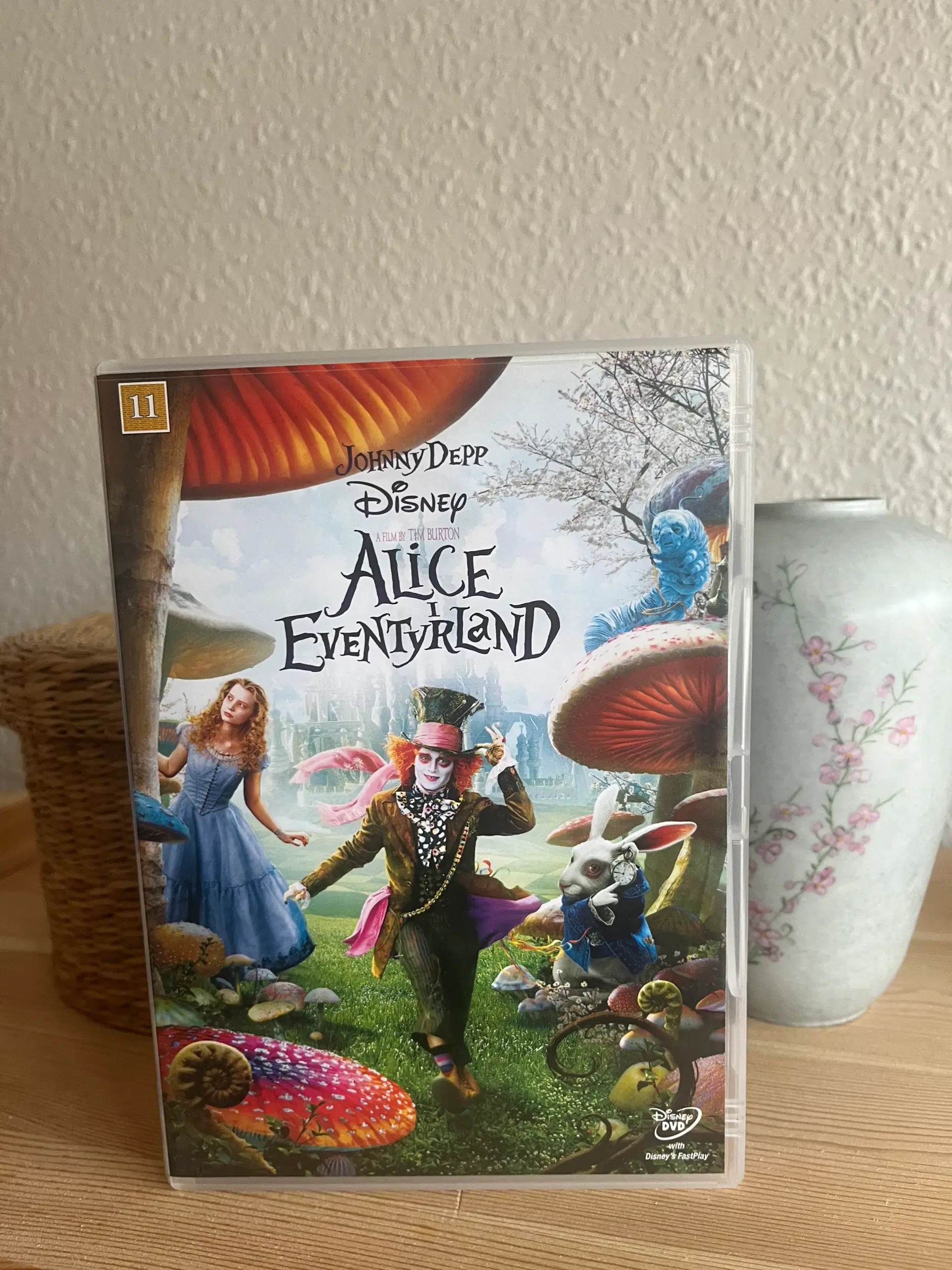 DVD -  Alice i eventyrland