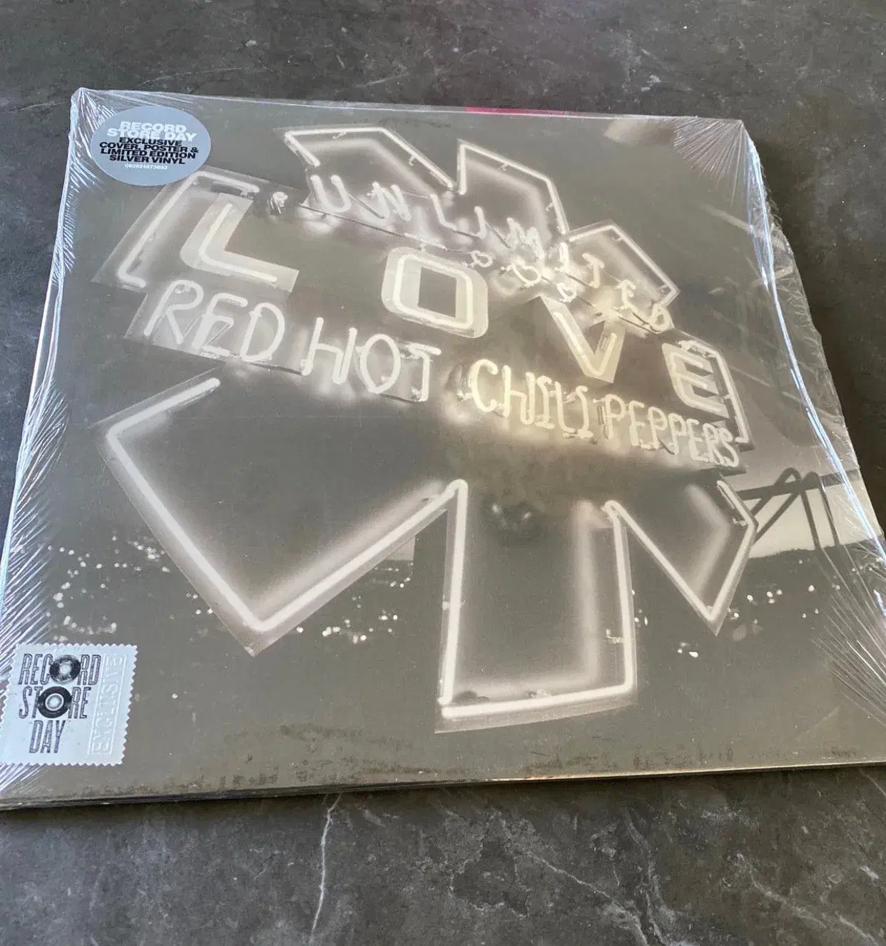 Red Hot Chili Peppers - Unlimited Love (RSD) Sølv
