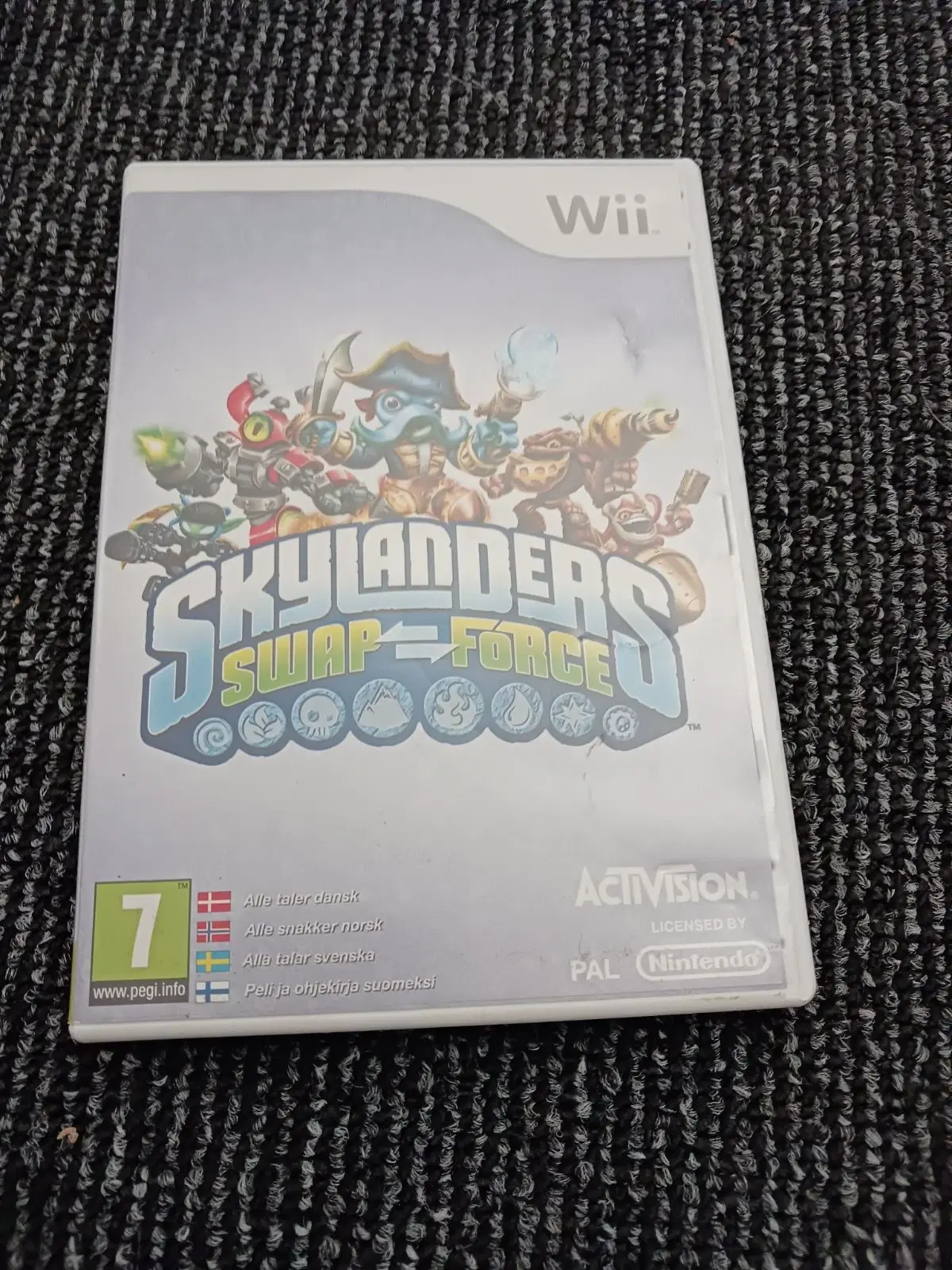 Wii skylanders spil og figurer