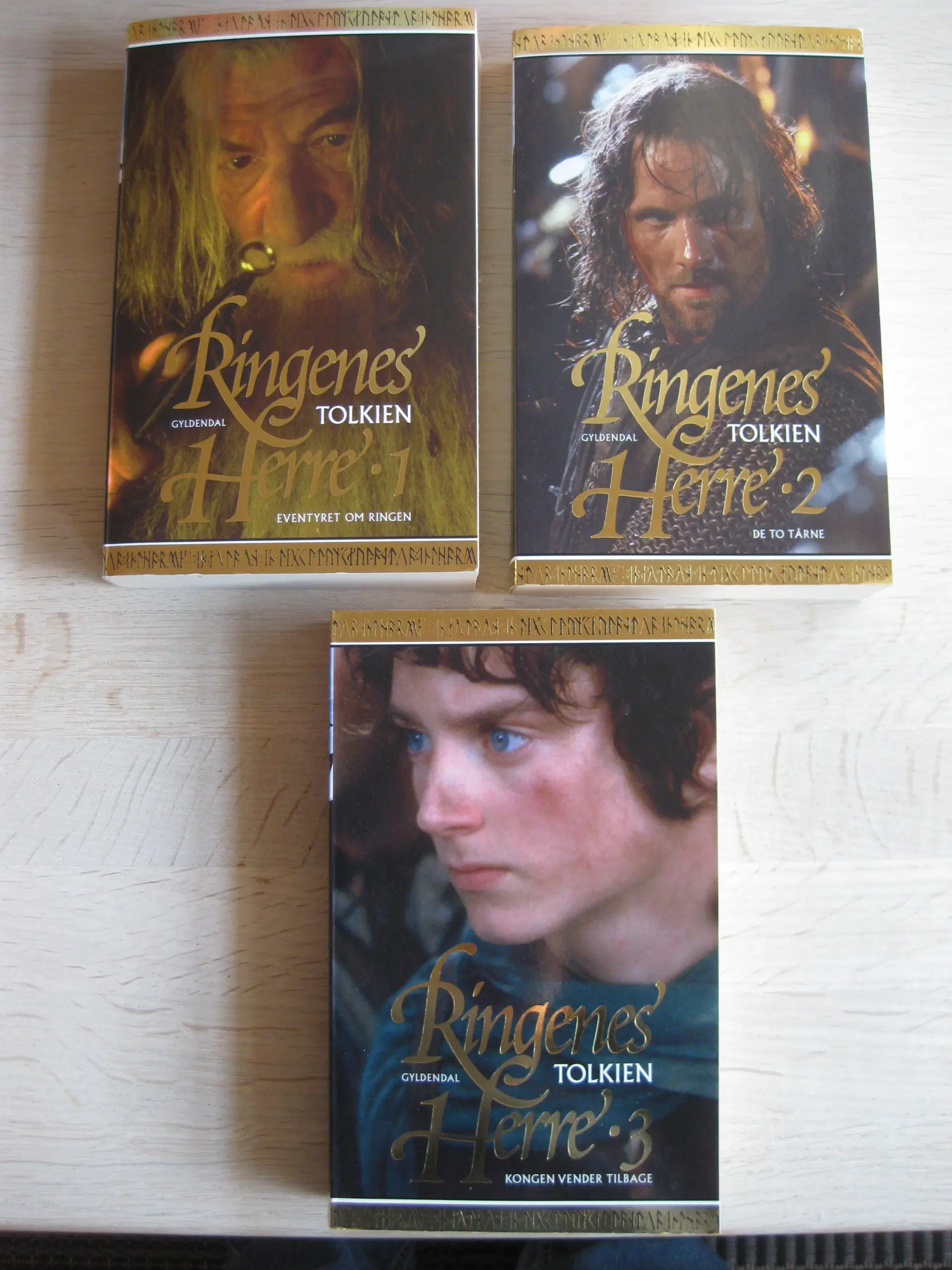 Tolkien- Ringenes Herre - bind 1-3 ;-)