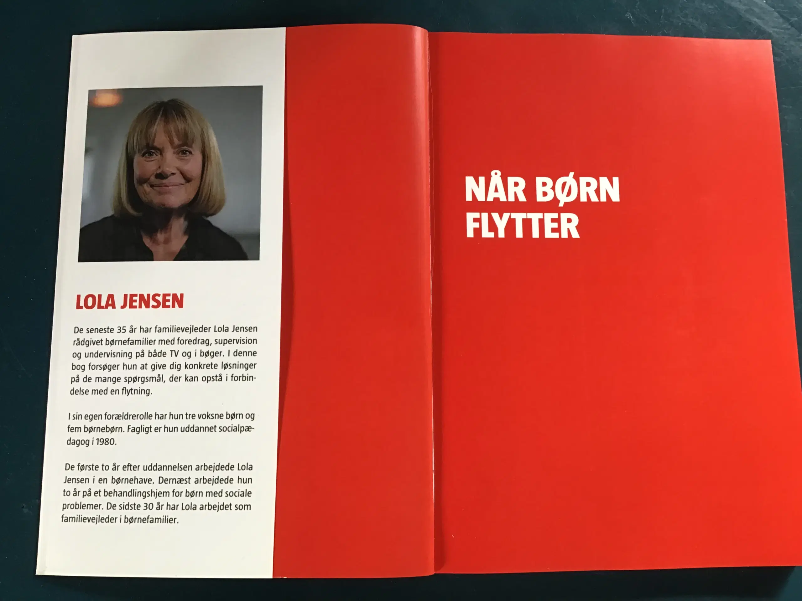 Lola Jensen bog når børn flytter