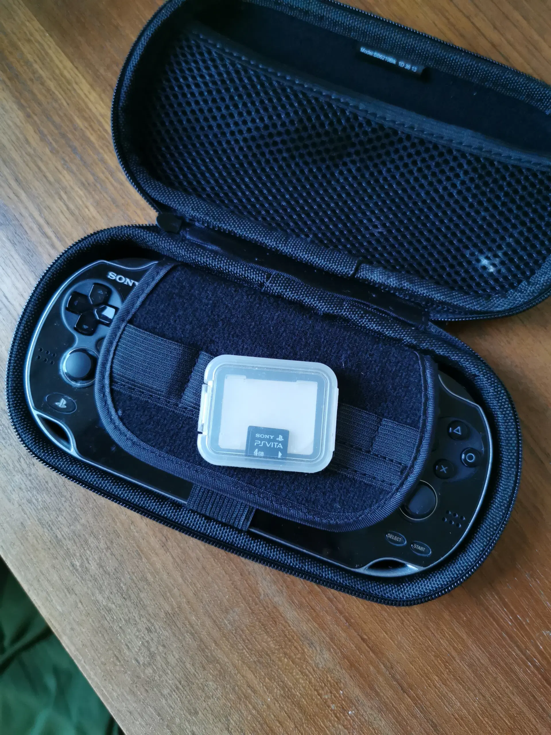 Playstation vita sælges