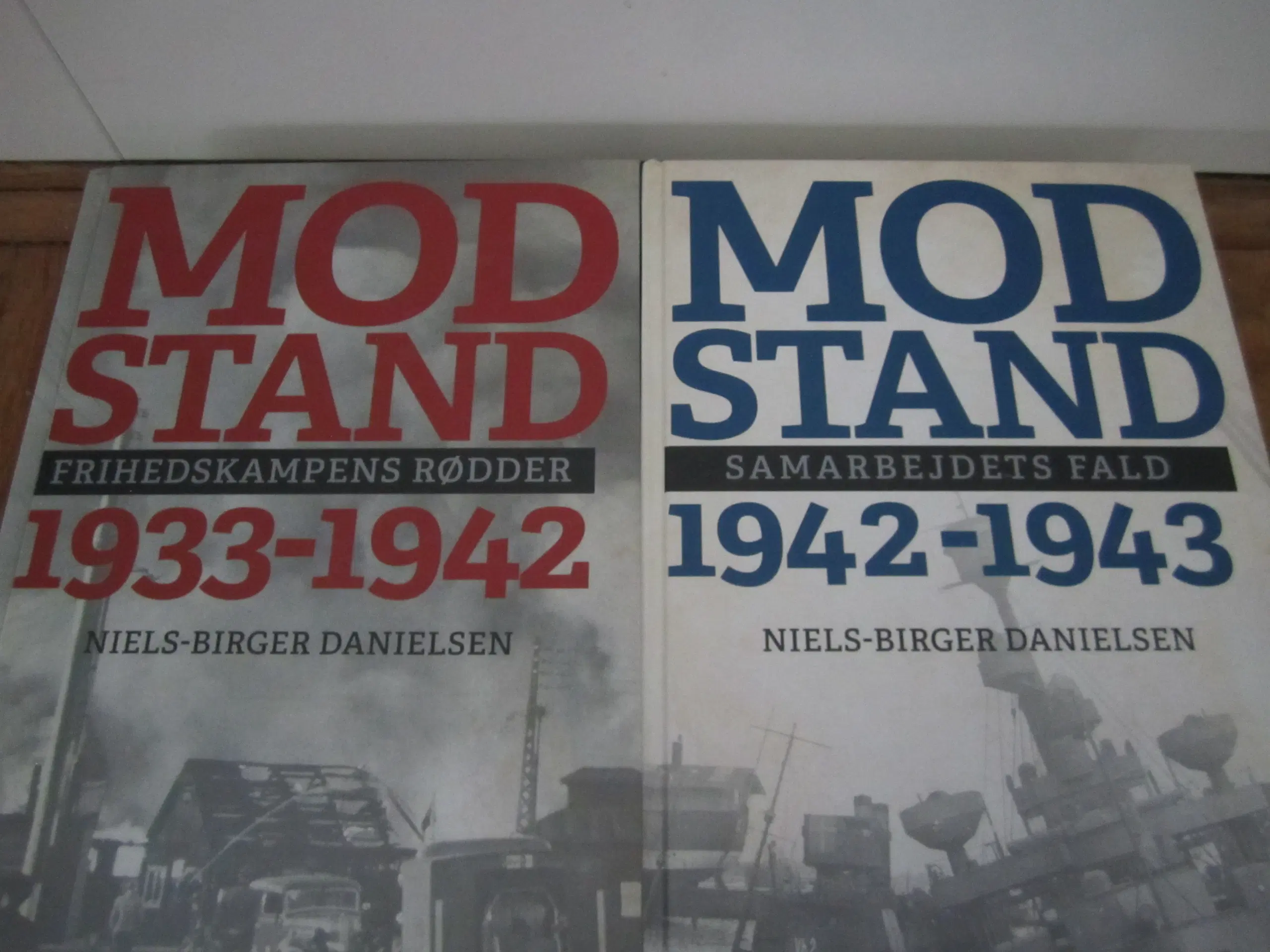 MODSTAND 2 NYE BØGER