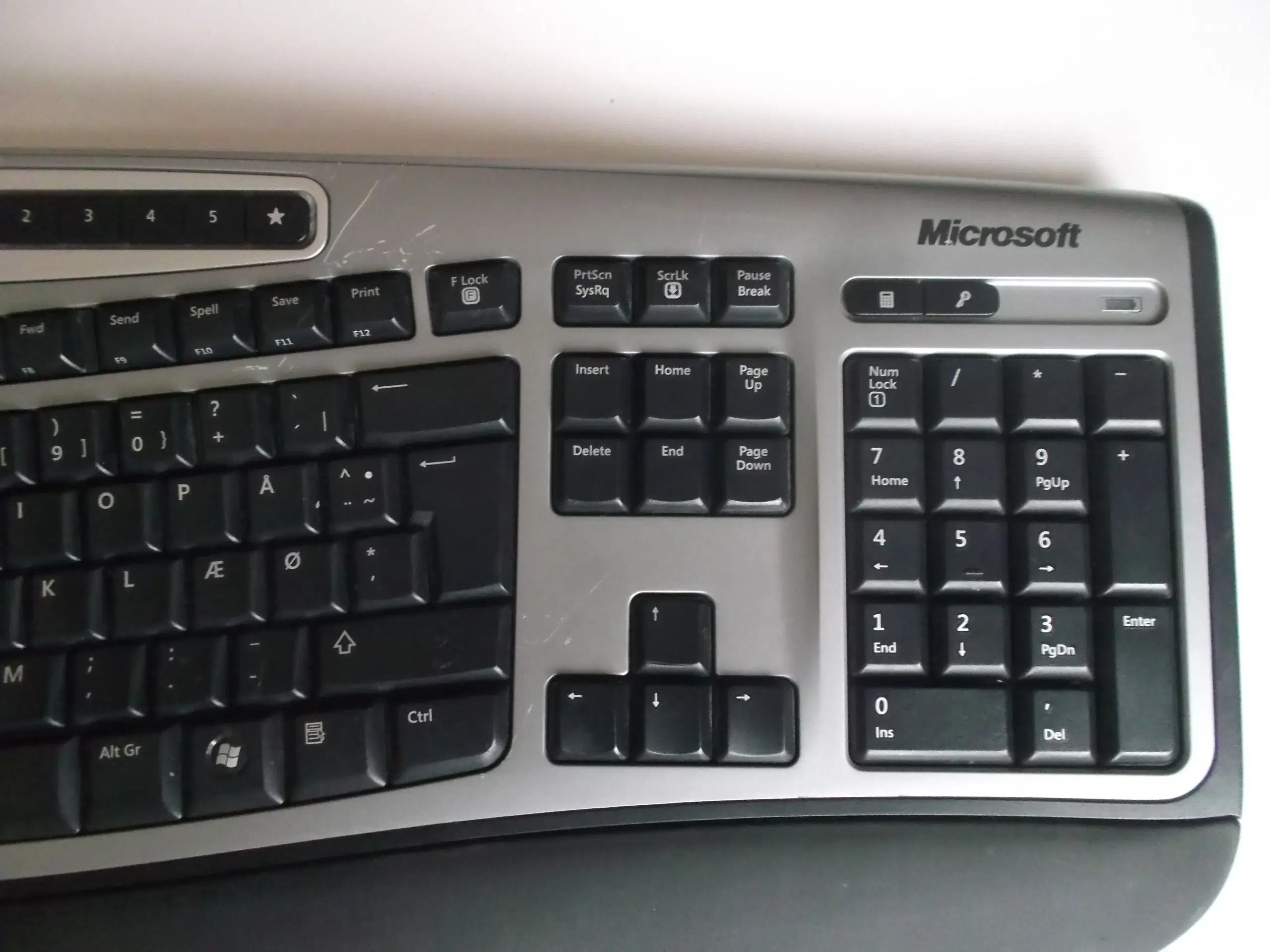 Microsoft Wireless Laser Keyboard 6000 v20