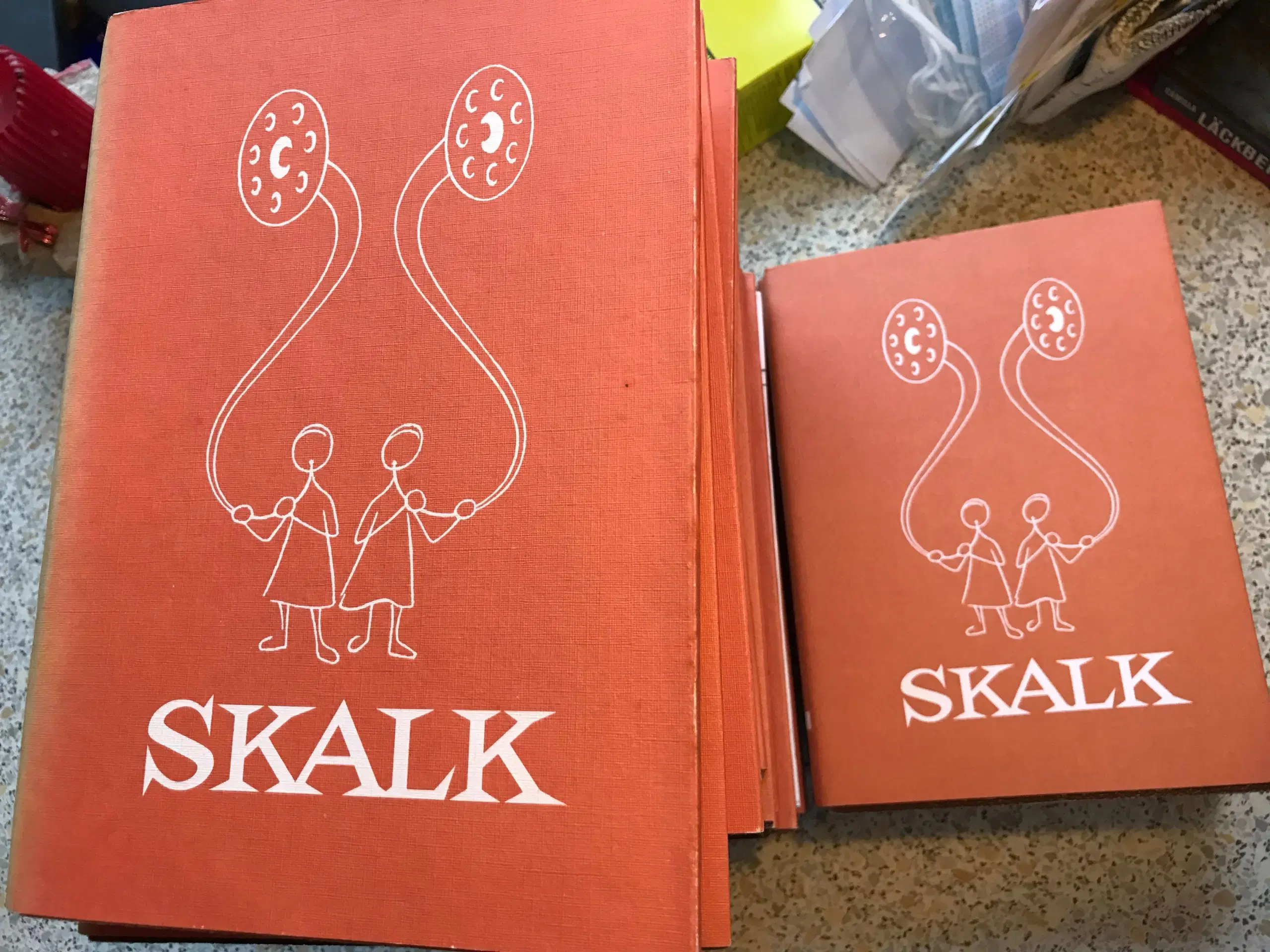 Skalk bøger sælges