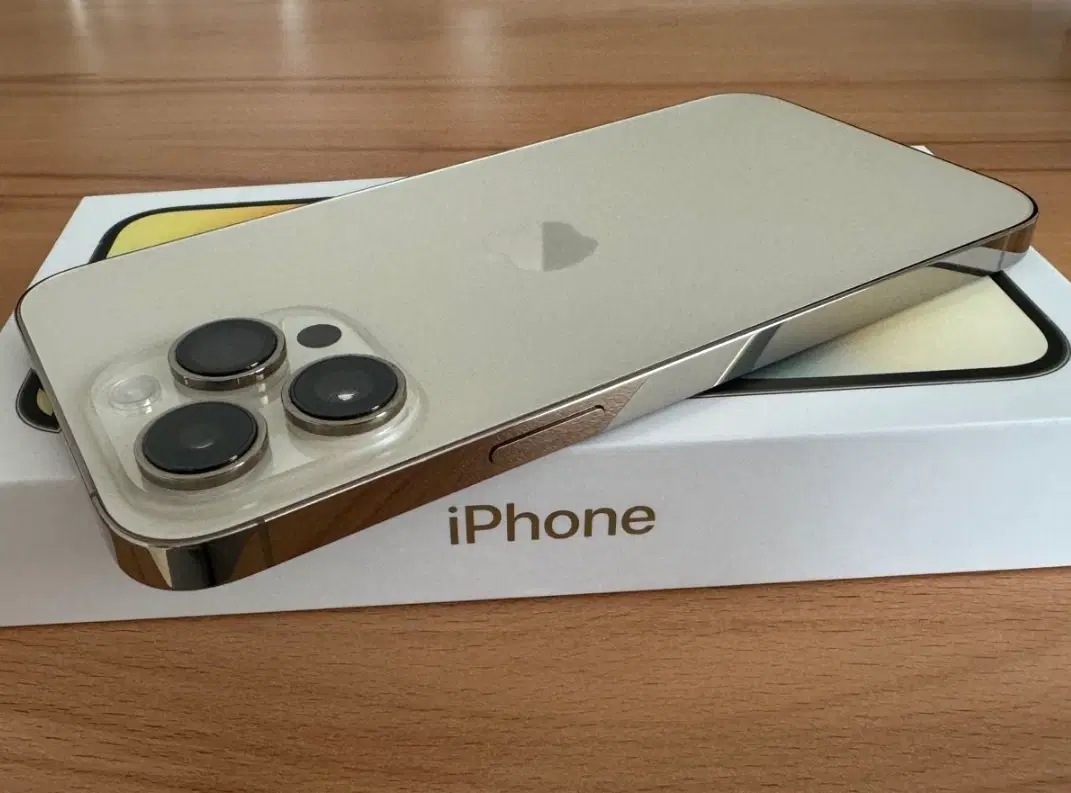 Apple iPhone 14 Pro Max 256GB Gold