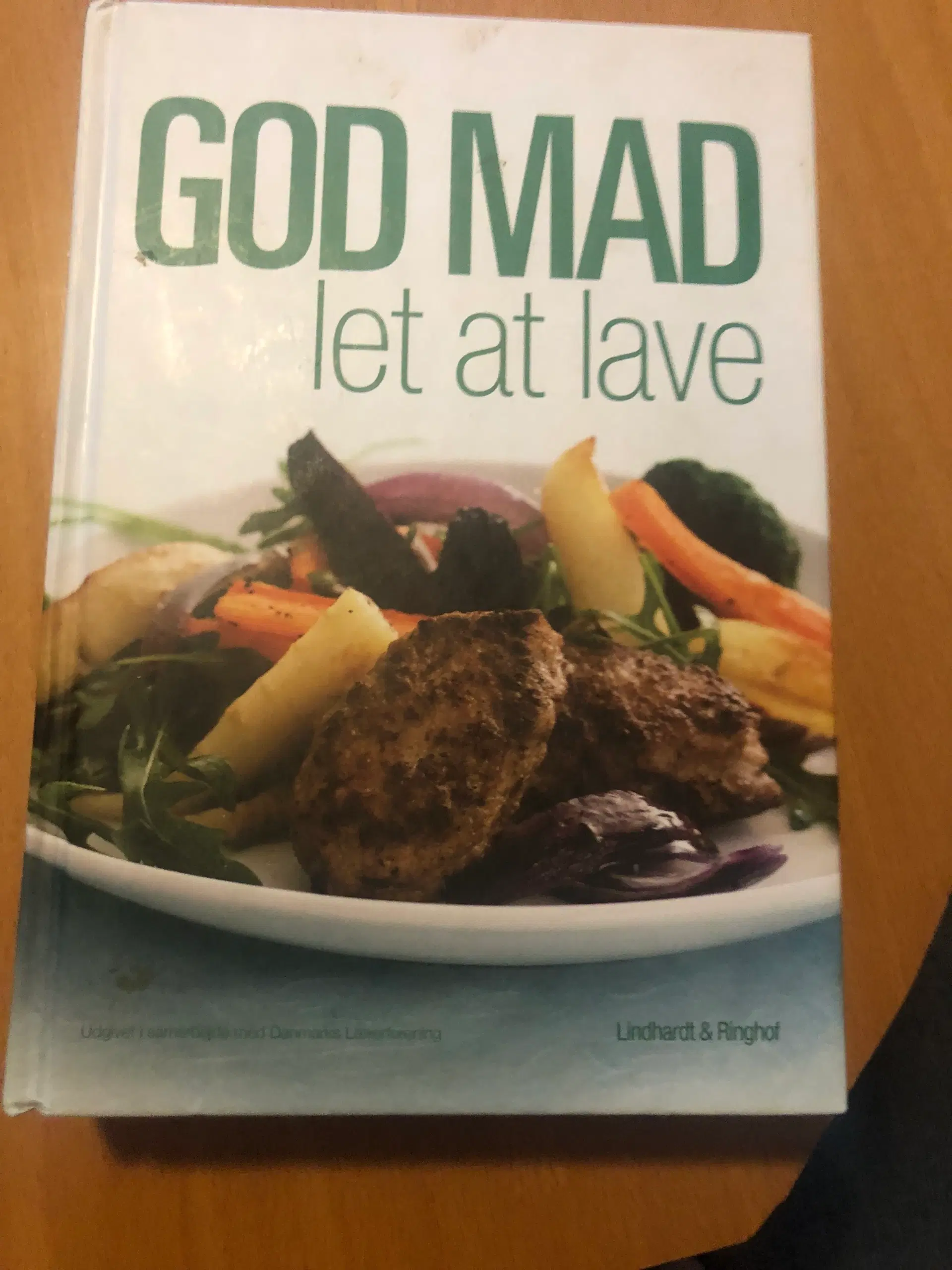 Sælger hermed bogen GOD MAD let at lave!