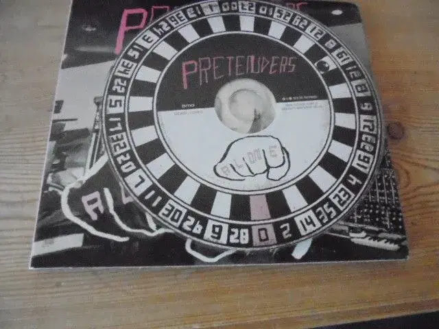 CD - The Pretenders - Alone - fin stand