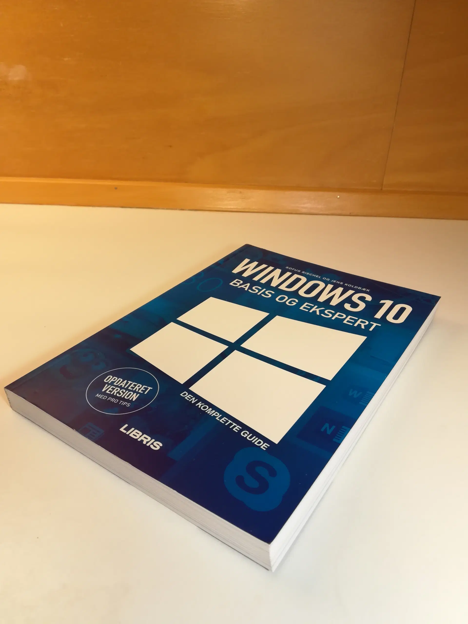 Windows 10 bogen - Basis og ekspert - bog 304 s