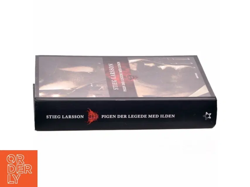 Pigen der legede med ilden 2 af Stieg Larsson (Bog)