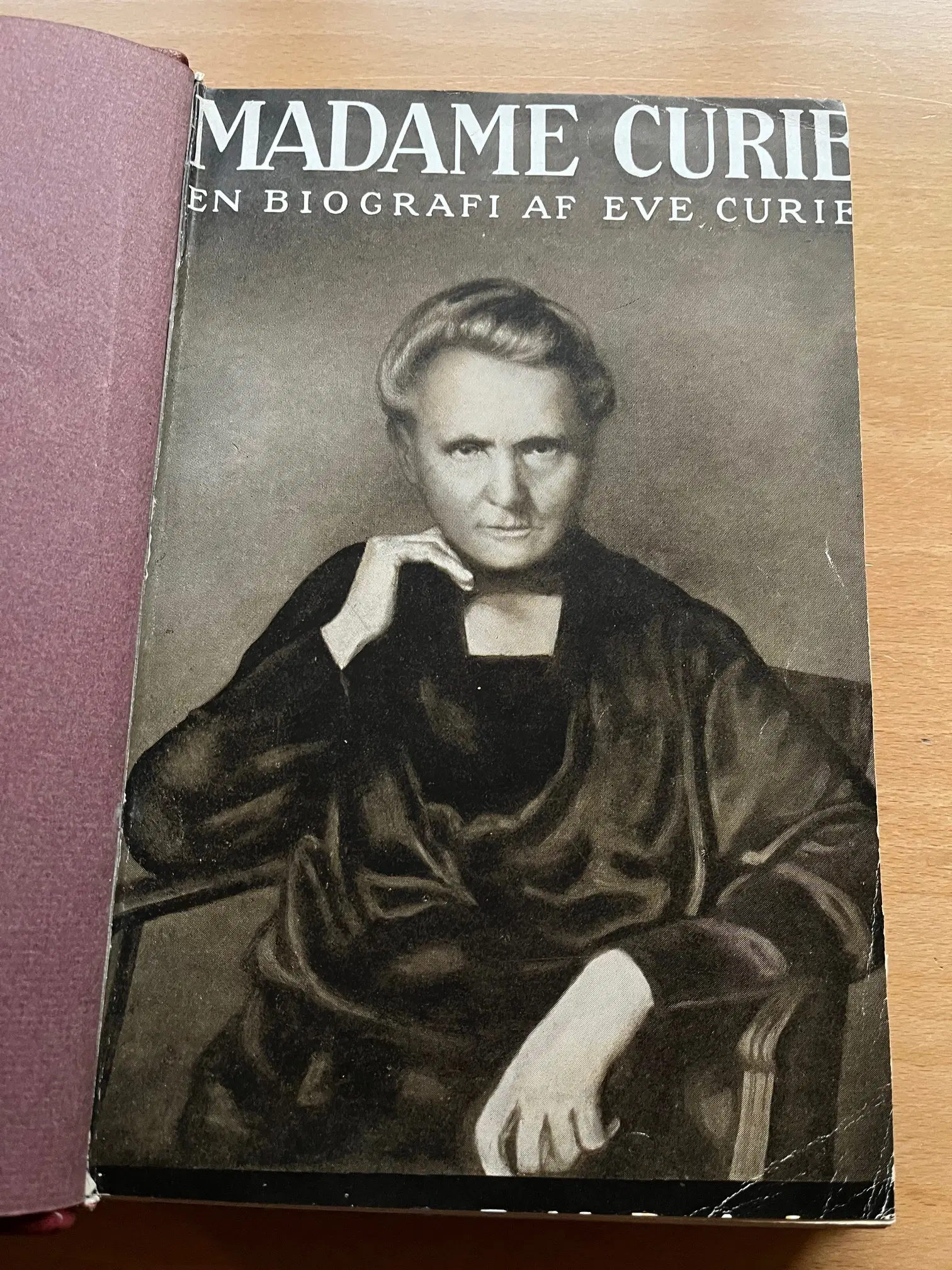 Madame Curie En biografi af  Eve Curie