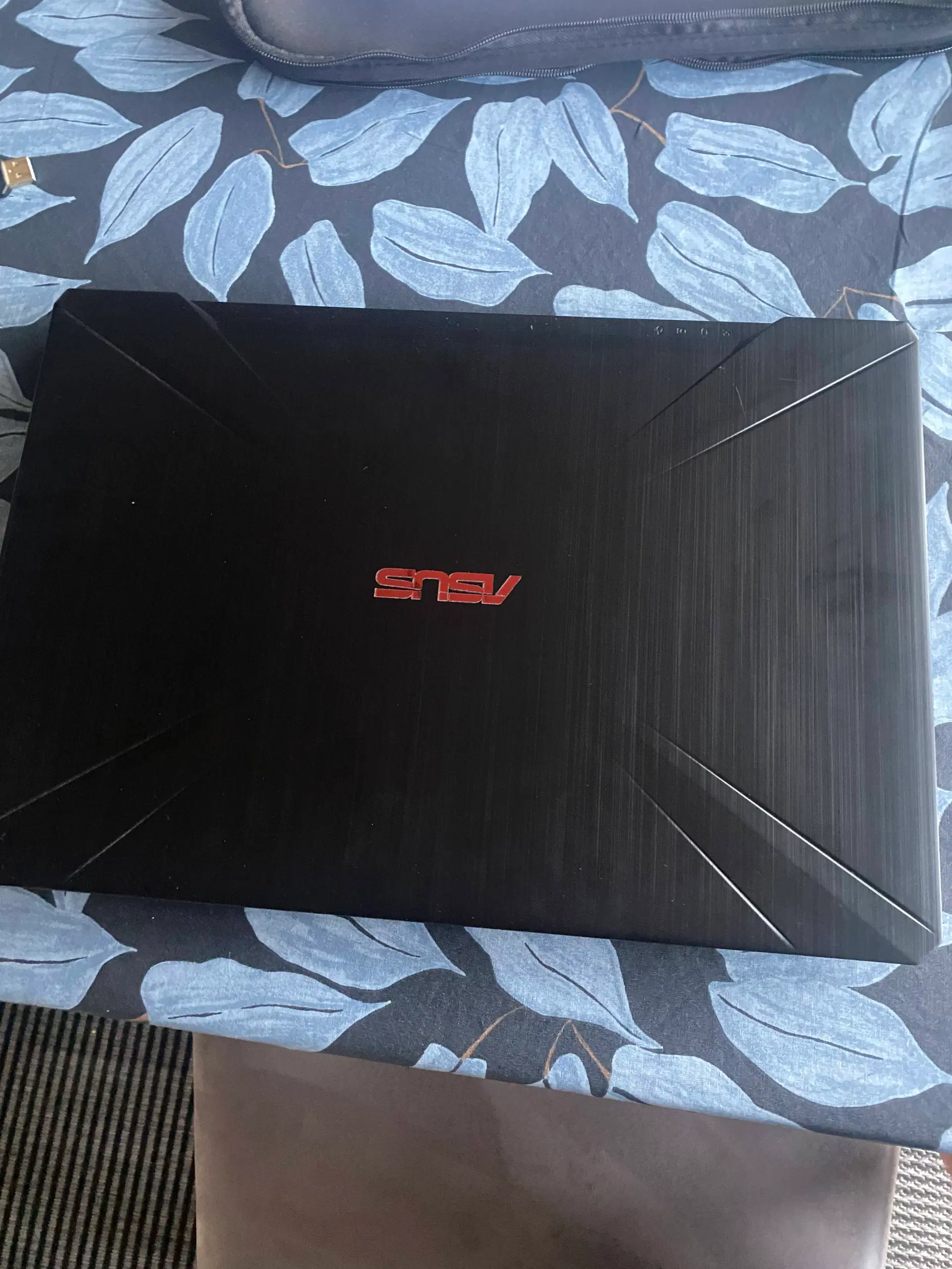 Asus tuf FX504GD-DM700T