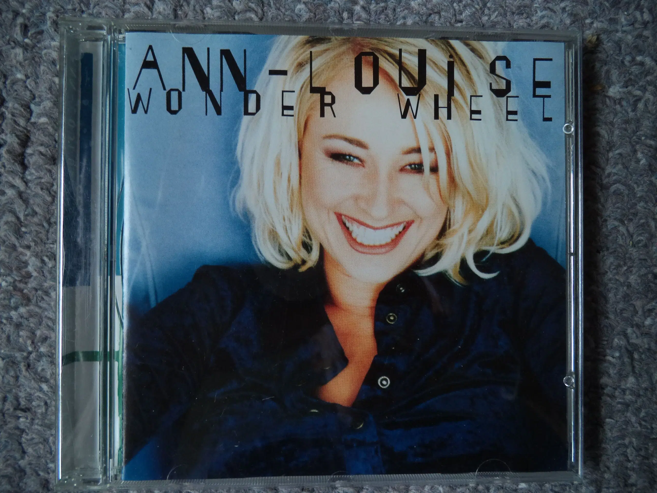 Ann-Louise ** Wonder Wheel