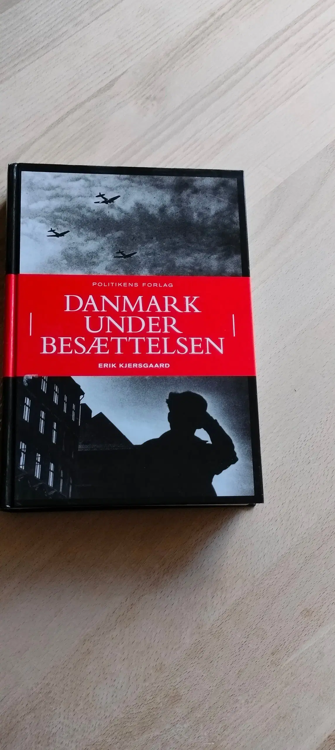 Bog Danmark under besættelsen