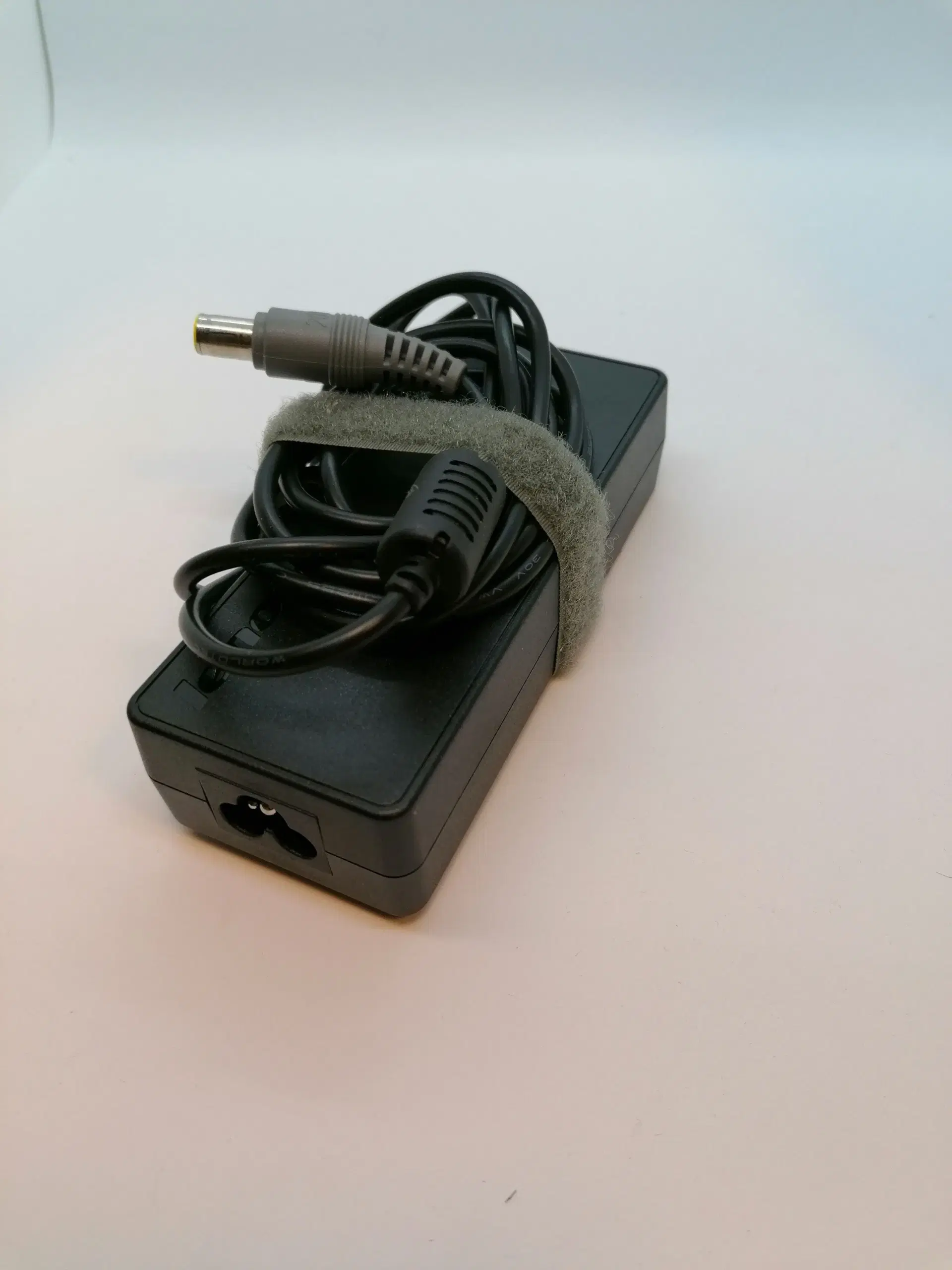 Lenovo dock med AC adapter