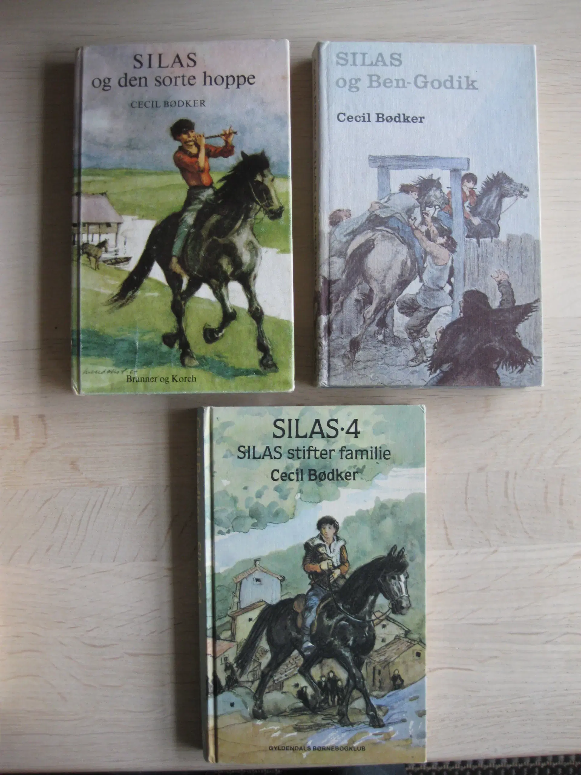 Silas - bøger af Cecil Bødker ;-)
