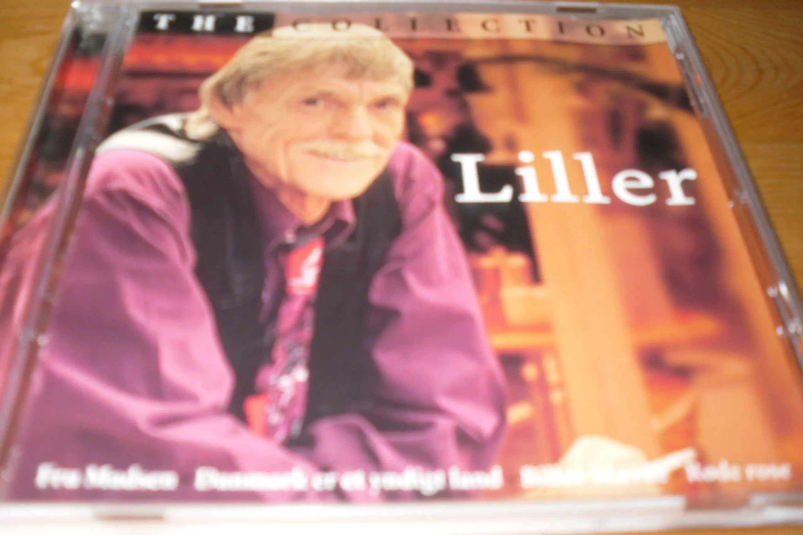 UDGÅET; LILLER The Collection 1999