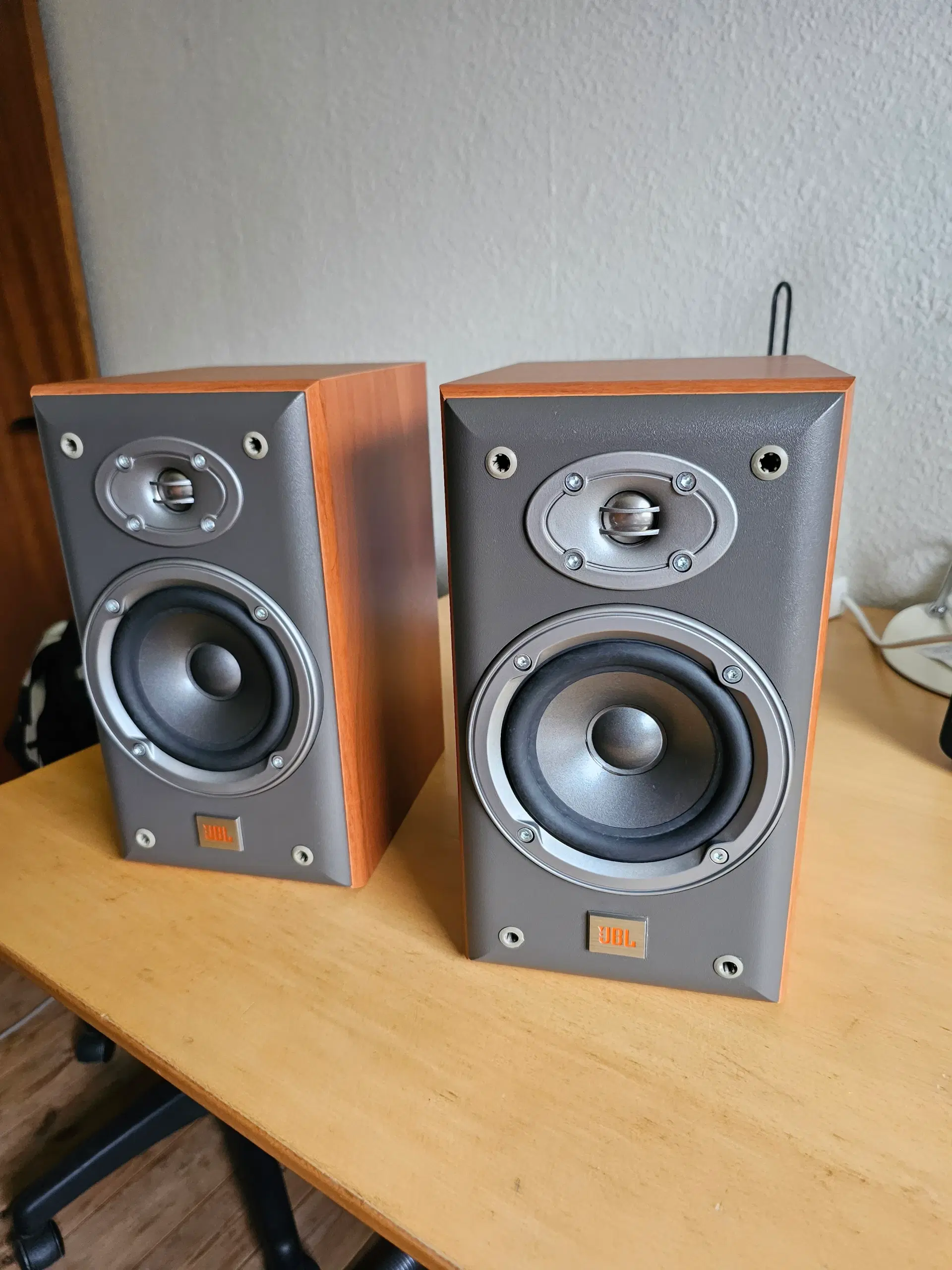 Højttalere JBL E20