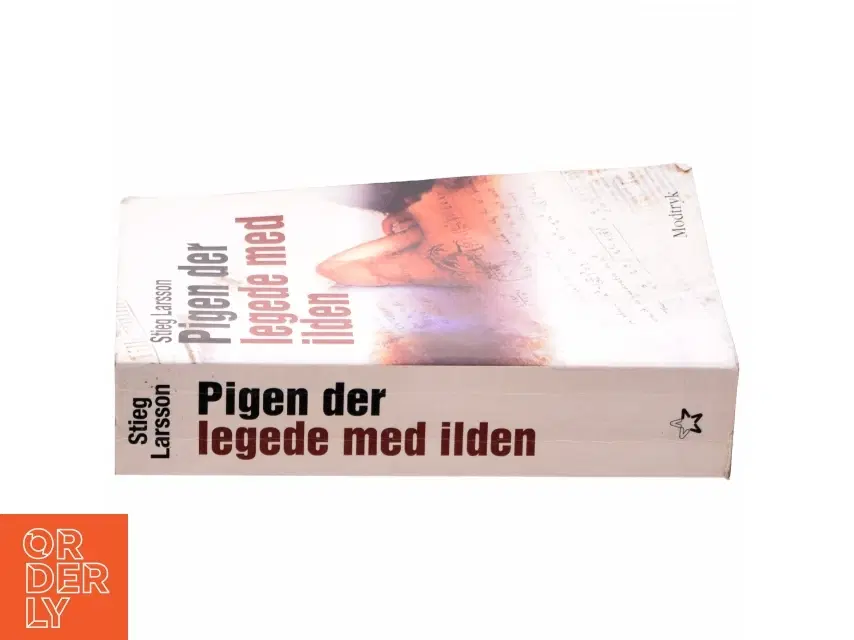 Pigen Der Legede Med Ilden (Millennium 2 Bind) af Stieg Larsson (Bog)