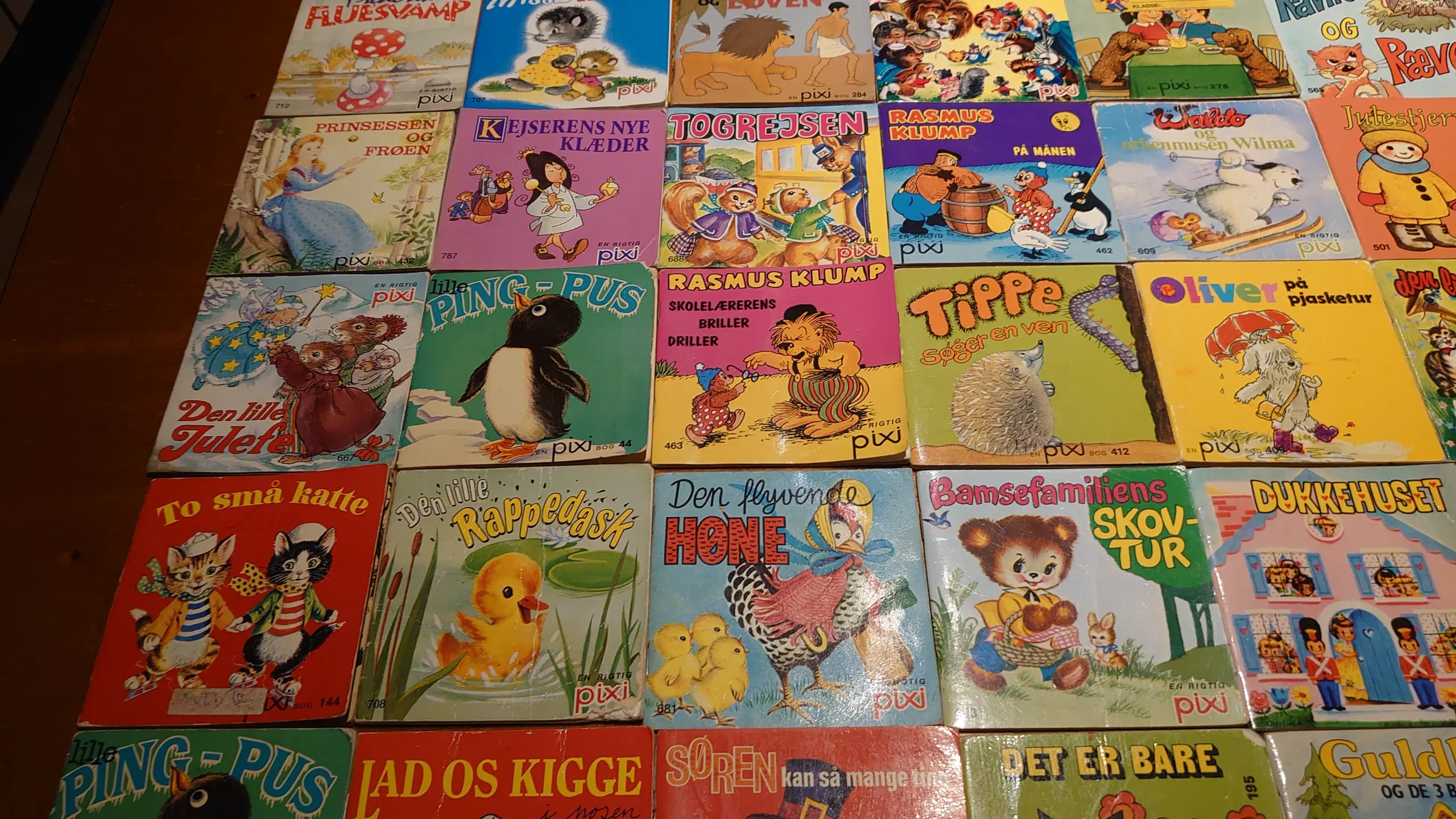 68 stk Pixi bøger i blandet stand Flere gamle