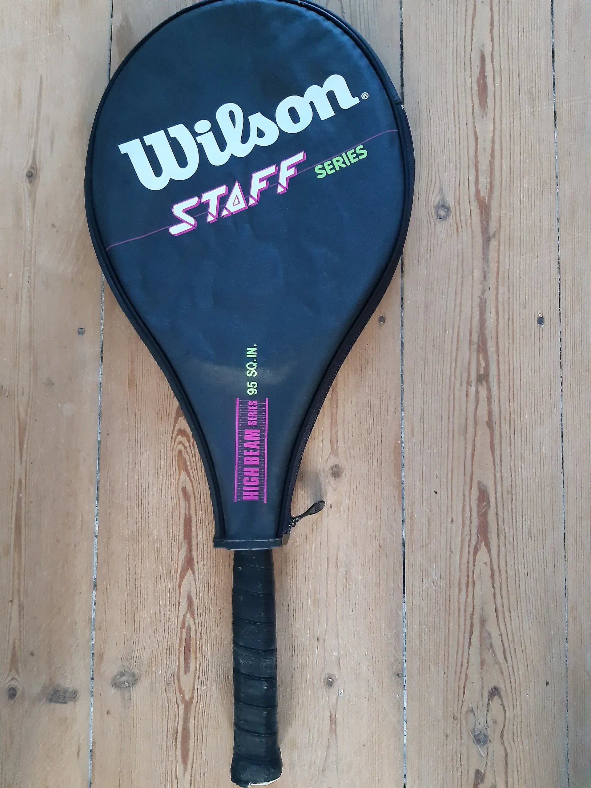 Tennis Ketcher - Wilson aero high equals