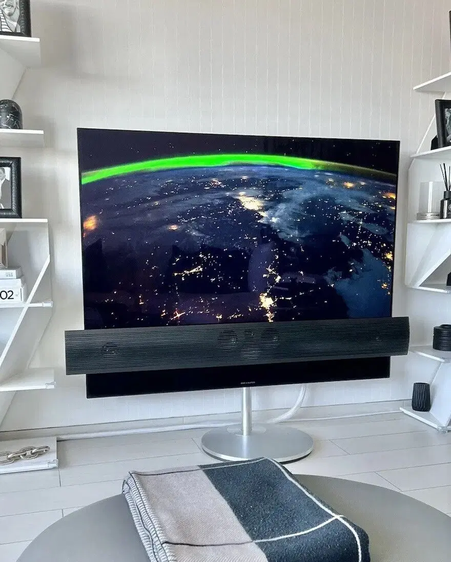 Bang  Olufsen (BO) Beovision Eclipse 65'